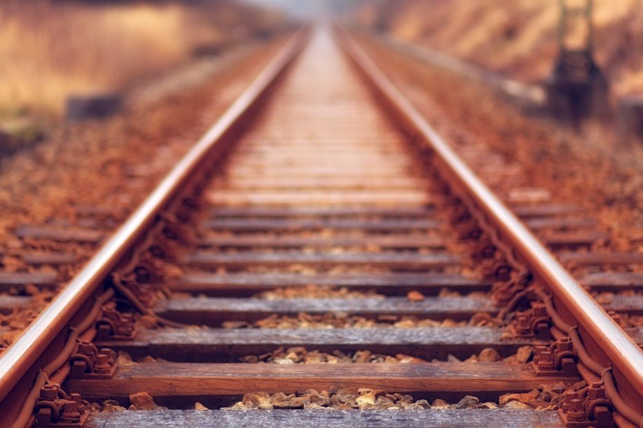 The current rail network of 32 000km only sees "business on 30% of it".